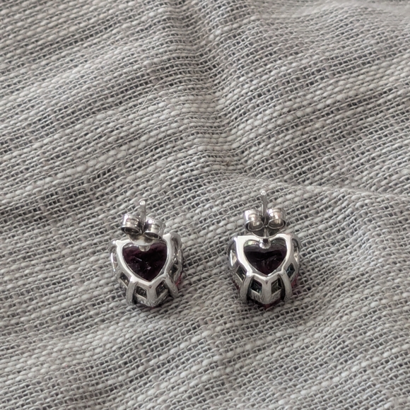 Heart-Shaped Stud Earrings - Picture 4 of 4
